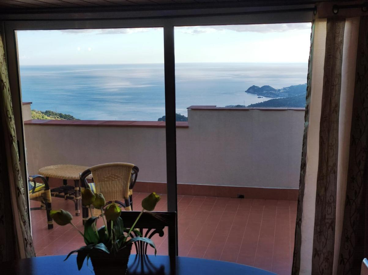 La Panoramica Apartment Gallodoro ภายนอก รูปภาพ